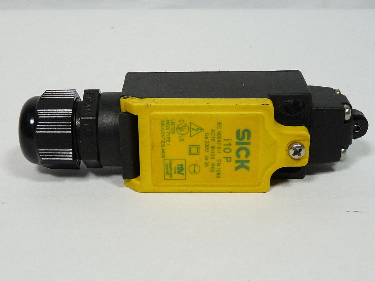 Sick Optic I10-PA213 I10 Series Safety Switch 2NC/1NO Plunger Style USED