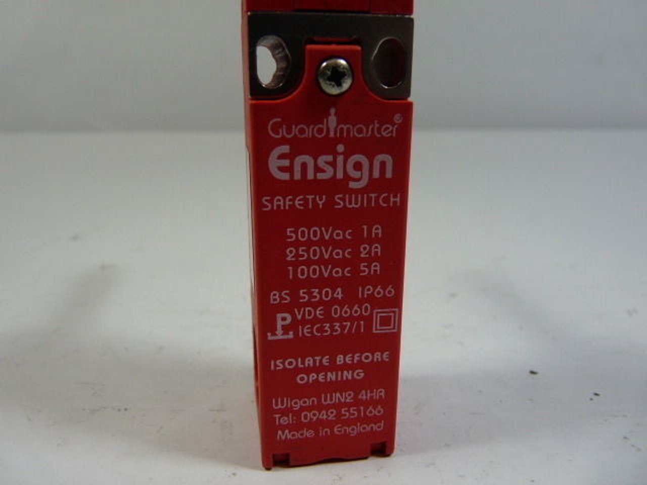 Allen-Bradley 440H-BS5304 Ensign Safety Switch 500V ! NEW !