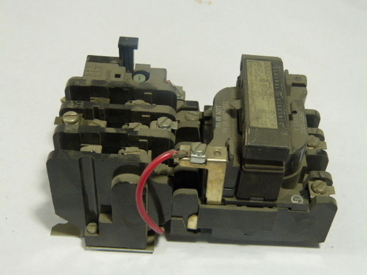 General Electric CR306C002LAA Starter 27A 3Pole 110/115-120VAC USED