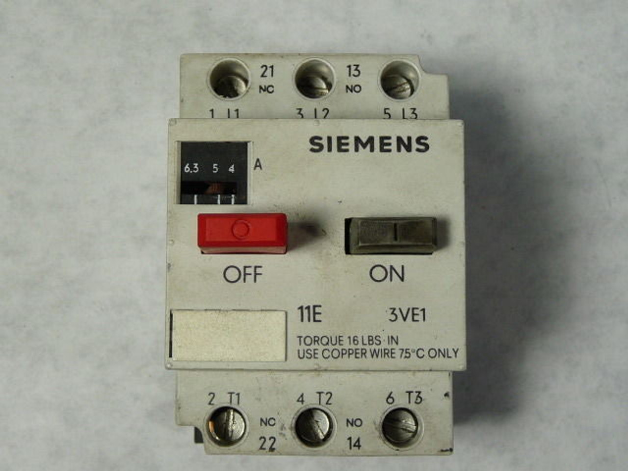 Siemens 3VE1015-2KU00 Motor Starter On/Off w/ Enclosure 4-6.3A USED