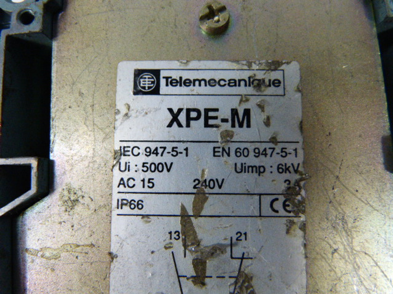 Telemecanique XPE-M111 Aquamarine Foot Switch USED