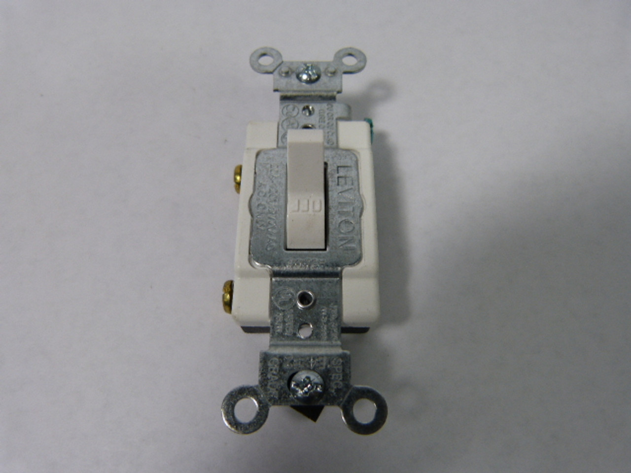 Leviton CS120-2W Toggle Switch White Single Pole 20Amp 120/277V NOP