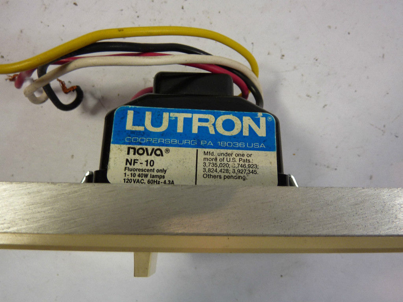 Lutron NF-10 Fluorescent Dimmer 1-10 40W 120V USED