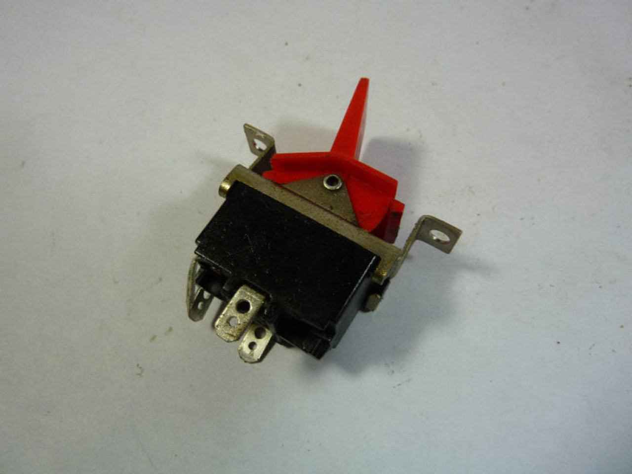 Canal F210 Toggle Switch 15 Amp 125V USED