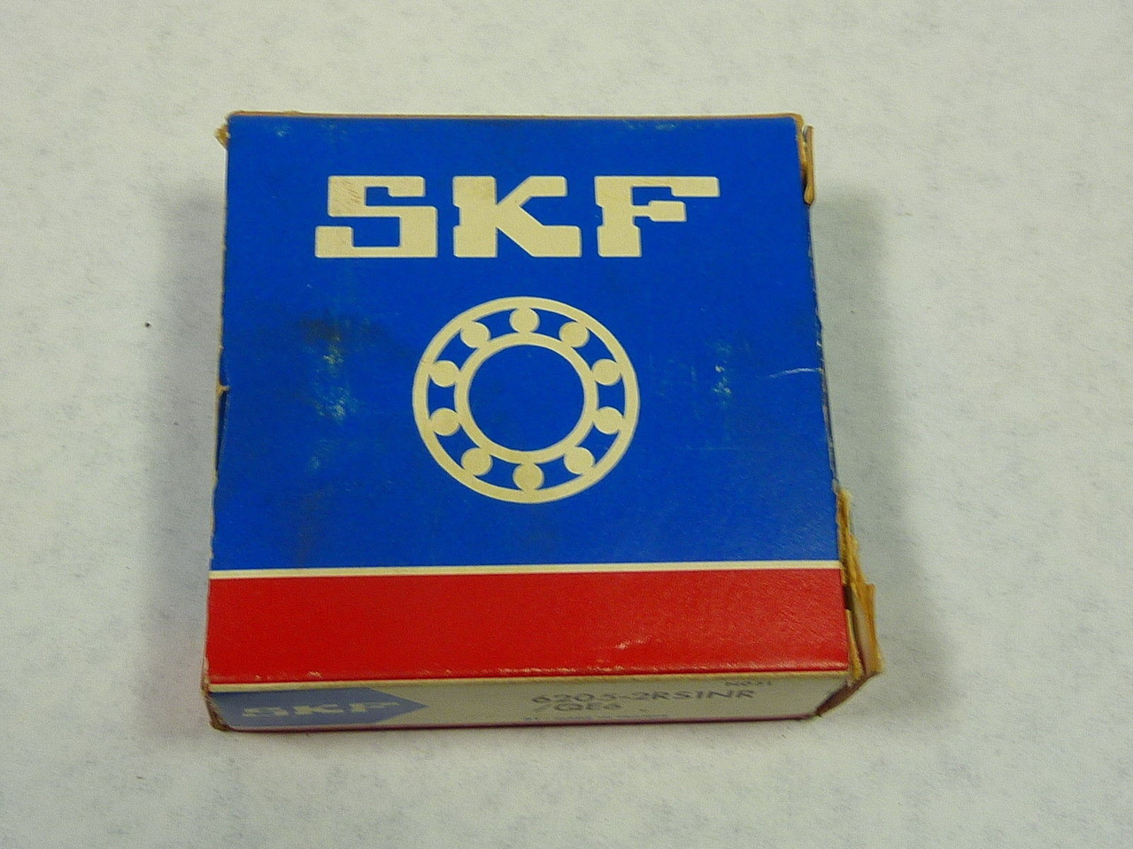 SKF 6205-2RS1NR/QE6 Roller Bearing ! NEW !