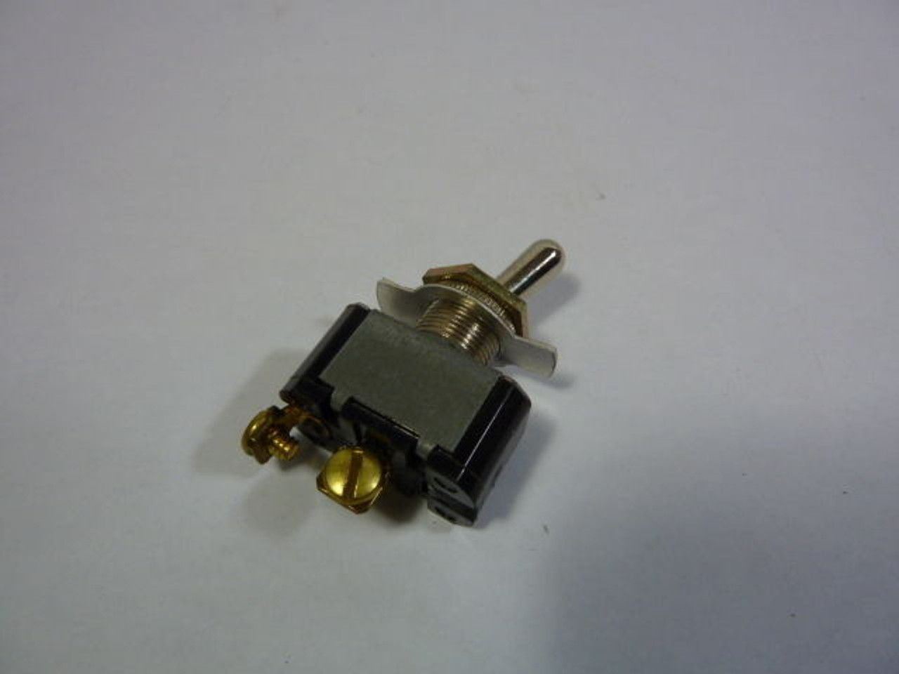 Eaton E10T106AS Toggle Switch 6A USED