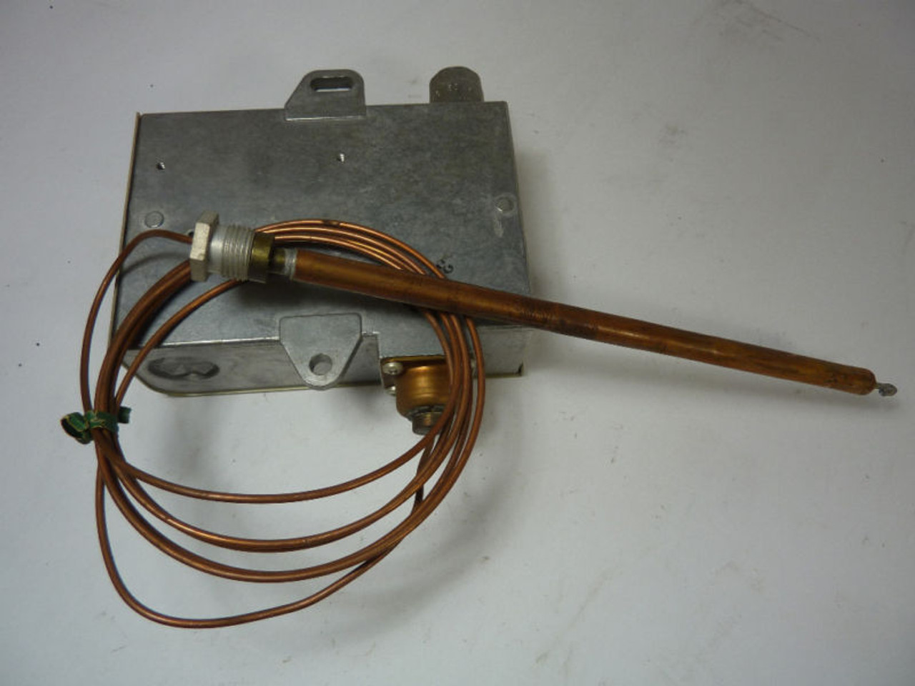 Barber Bulb Thermostat 10-90 DEG F 12A@115VAC 6A@230VAC USED