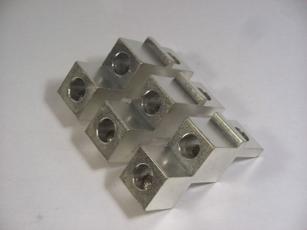 LS INDUSTRIAL AJ-400 TERMINAL LUG KIT SET 3 USED