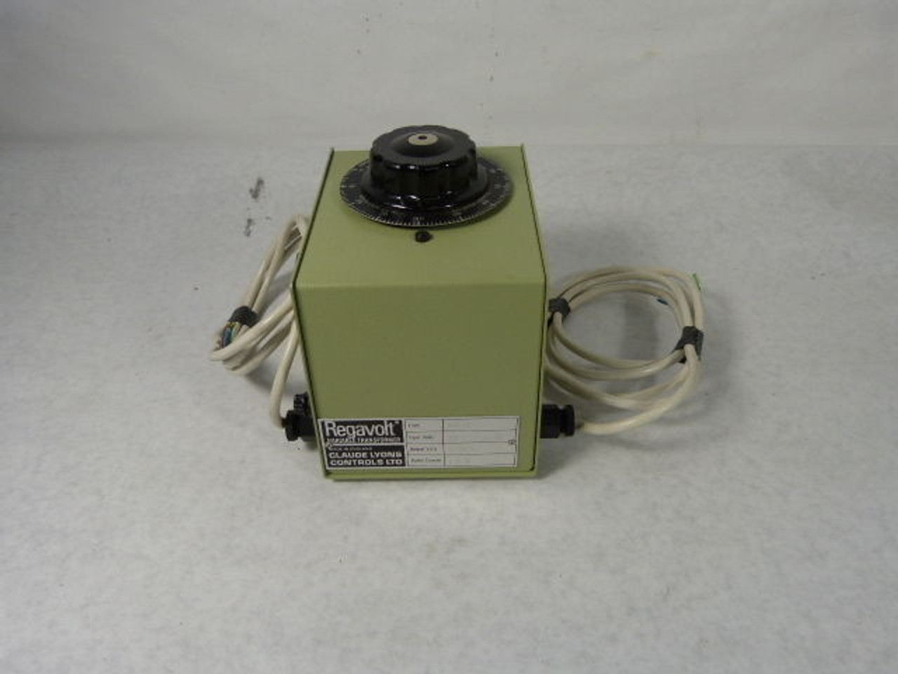 Regavolt 403LE Variable Transformer 120V 6.75A 47-65Hz USED