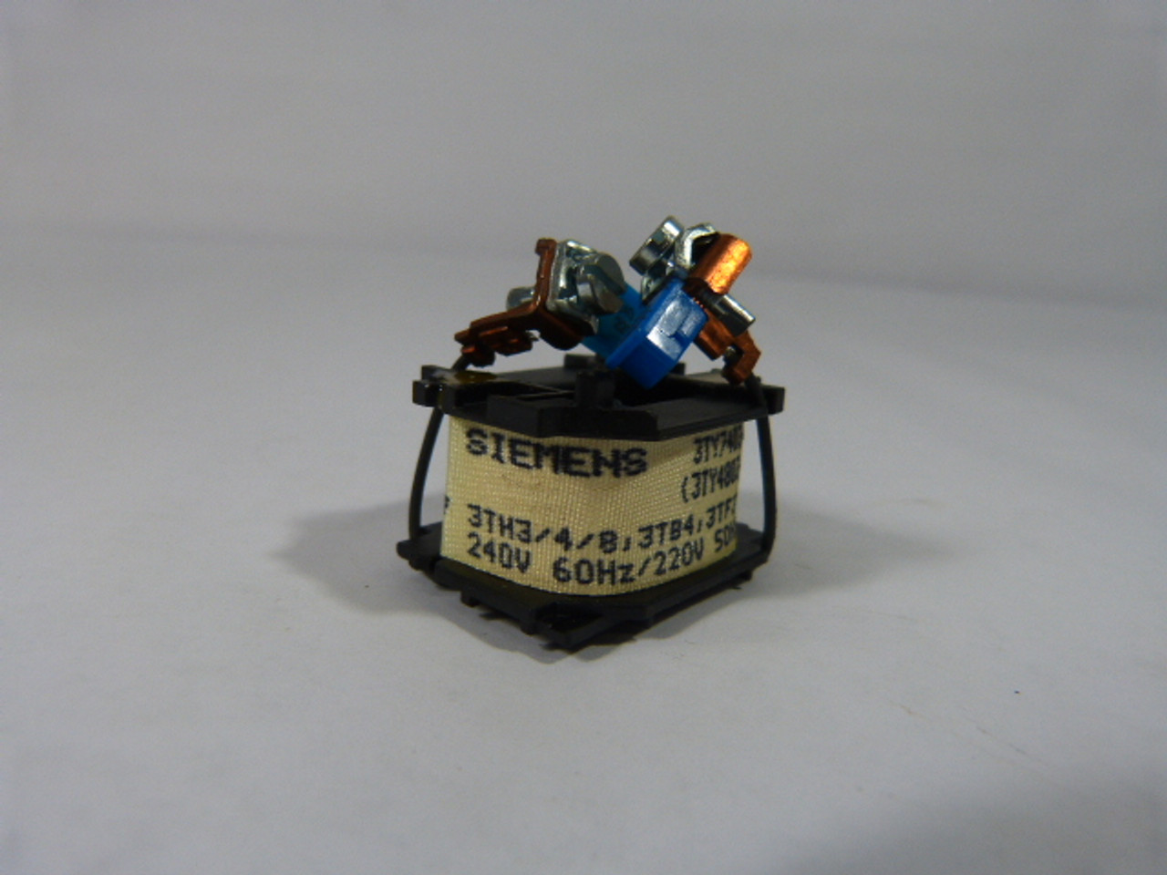 Siemens 3TY7403-OAP6 Coil for Contactor 240/220V USED