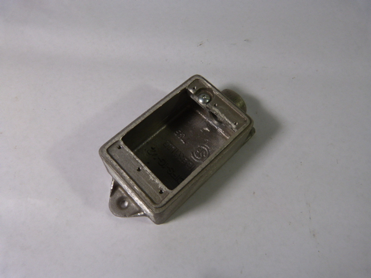 Iberville CIFS-1G-1/2 Conduit Outlet Box 1/2" Hub USED