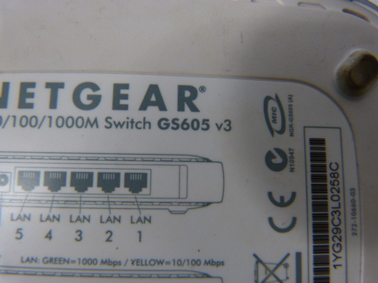 NetGear GS605 Ethernet Switch 5-Port10/100/1000M Switch v3 USED