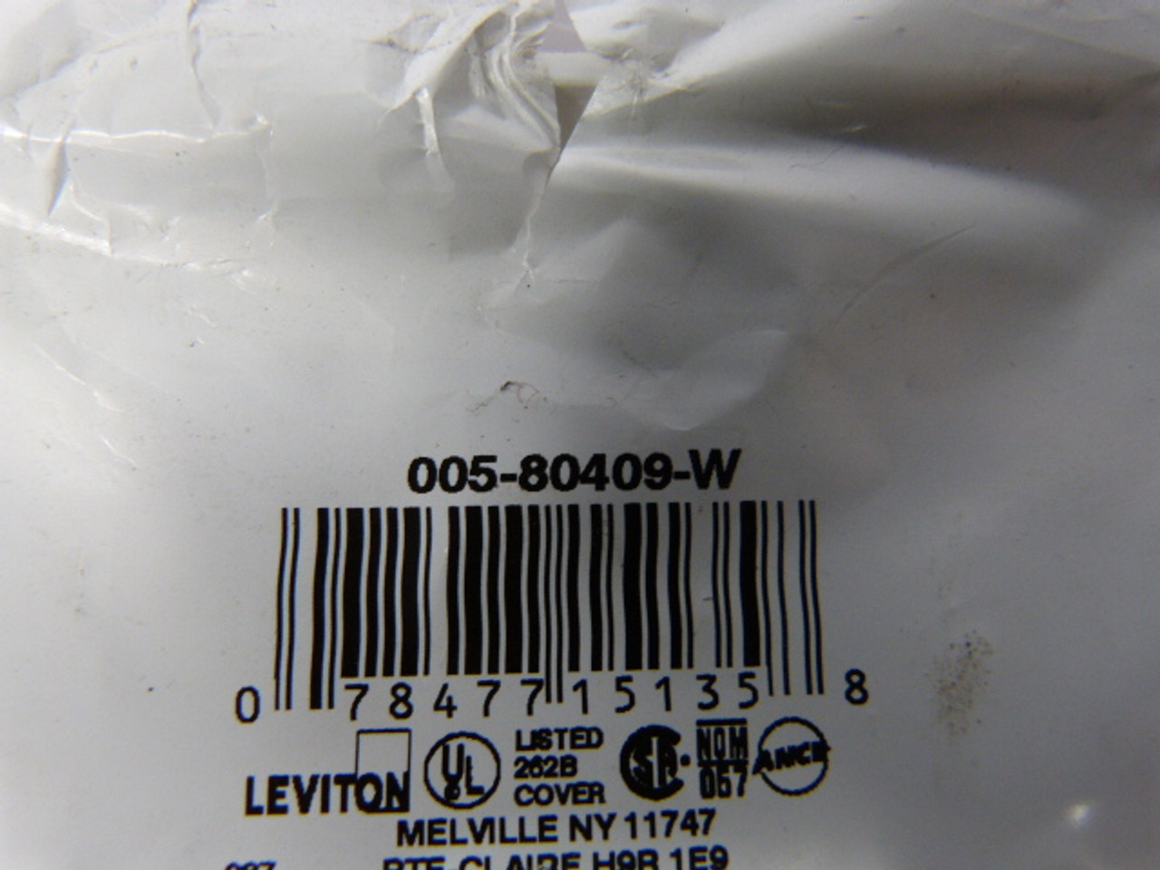 Leviton 005-80409-W Decora Wall Plate White *Hole in Bag* ! NWB !