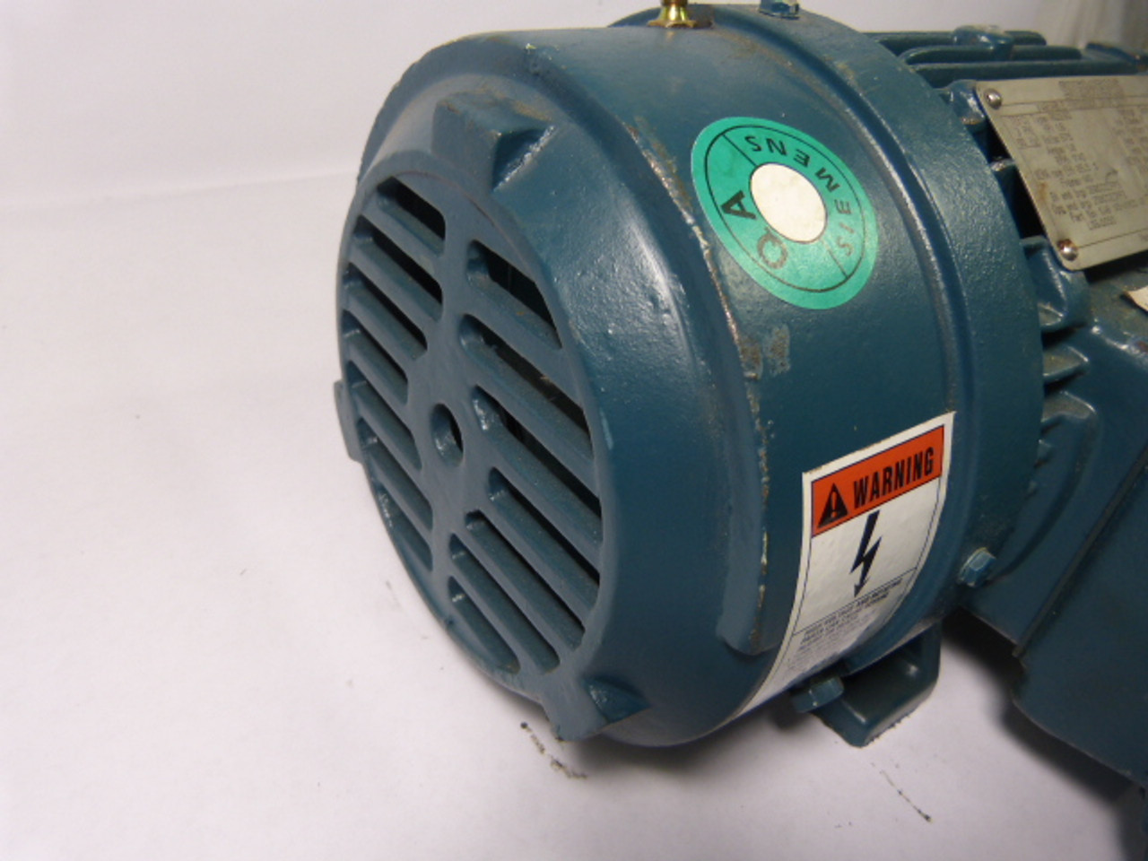 Siemens 1.5HP 1740RPM 575V 145T TEFC 3Ph 1.8A 60Hz ! NOP !