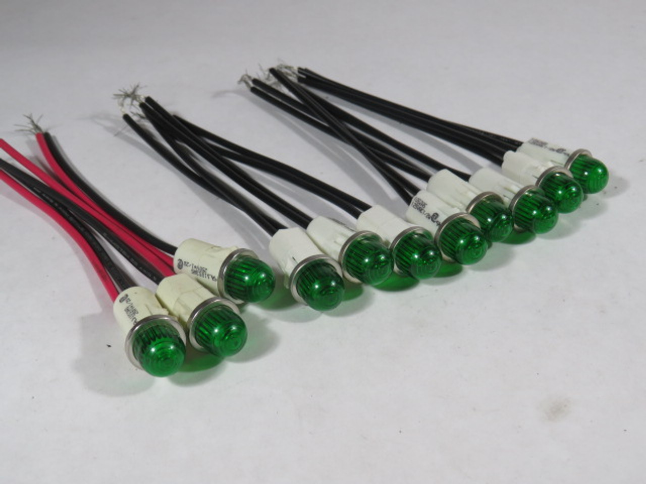 Chicago Miniature 1053A5 Green Neon Indicator Light 208-250VAC Lot of 11 USED