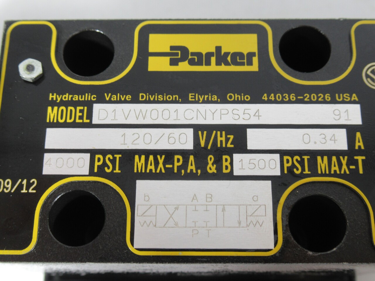 Parker D1VW001CVYWF4 Directional Control Valve ! NEW !