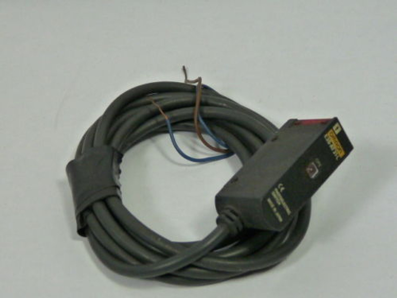 Omron E3S-AT31-L Photoelectric Emitter USED