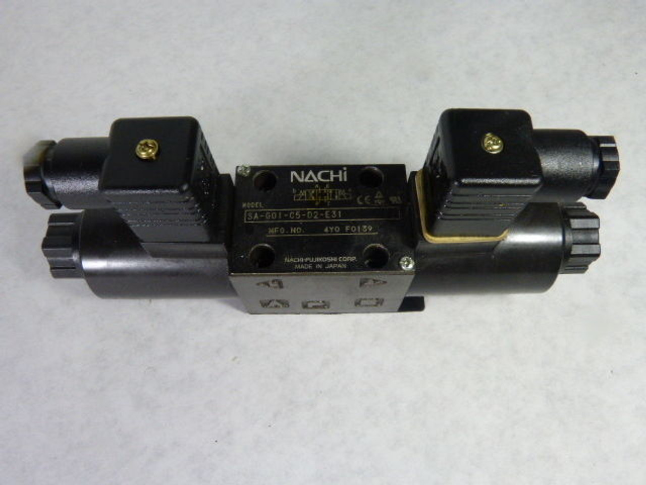 Nachi SA-G01-C5-02-E31 Directional Control Valve USED