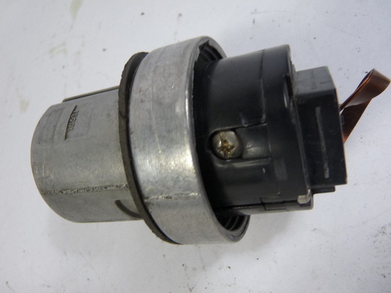 Hubbell IN430MS2 Receptacle Male 3W 3A USED