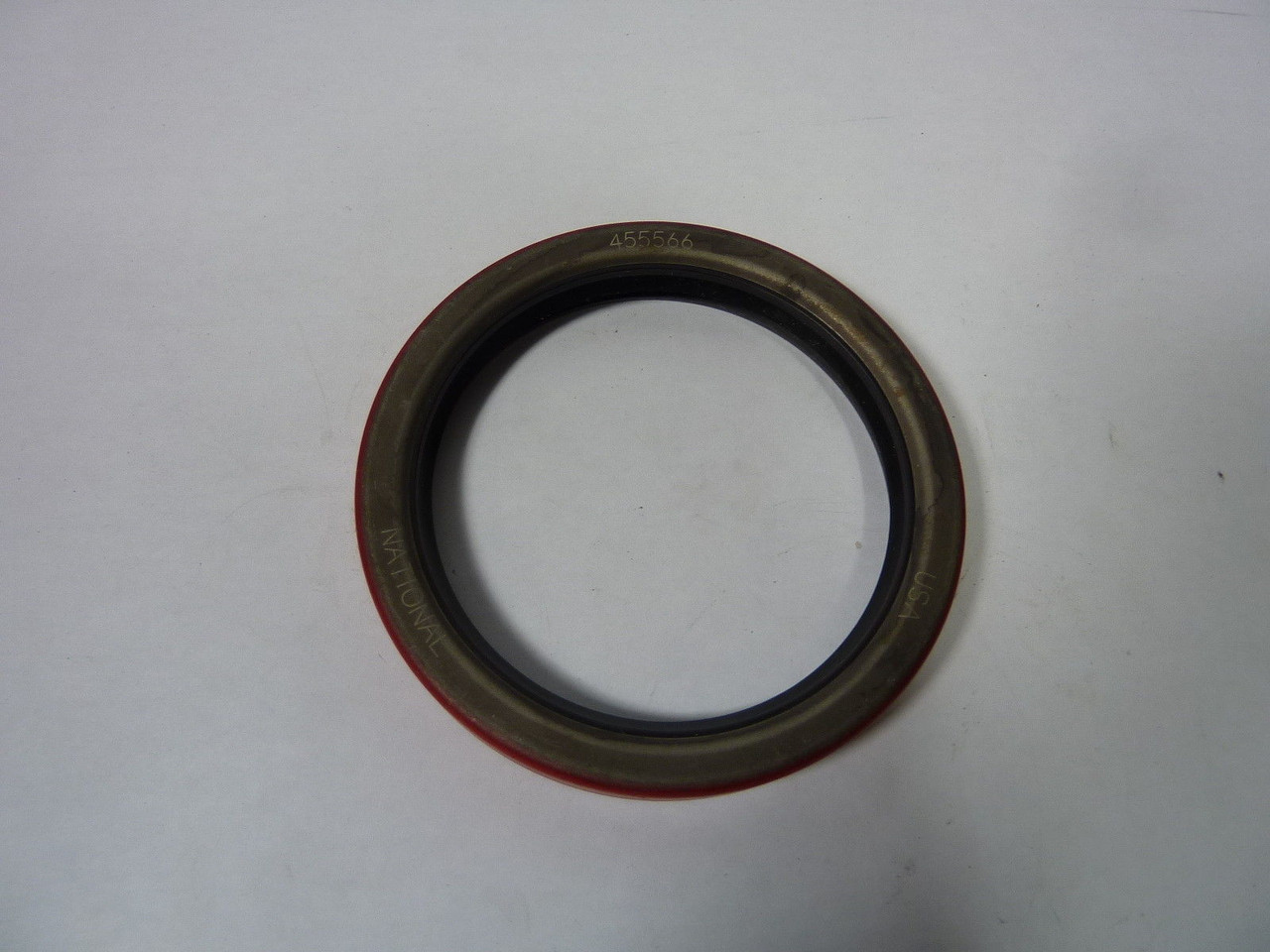 National Oil Seals 455566 Oil Seal 3.25 x 4.13 x 0.5625 in ! NEW !