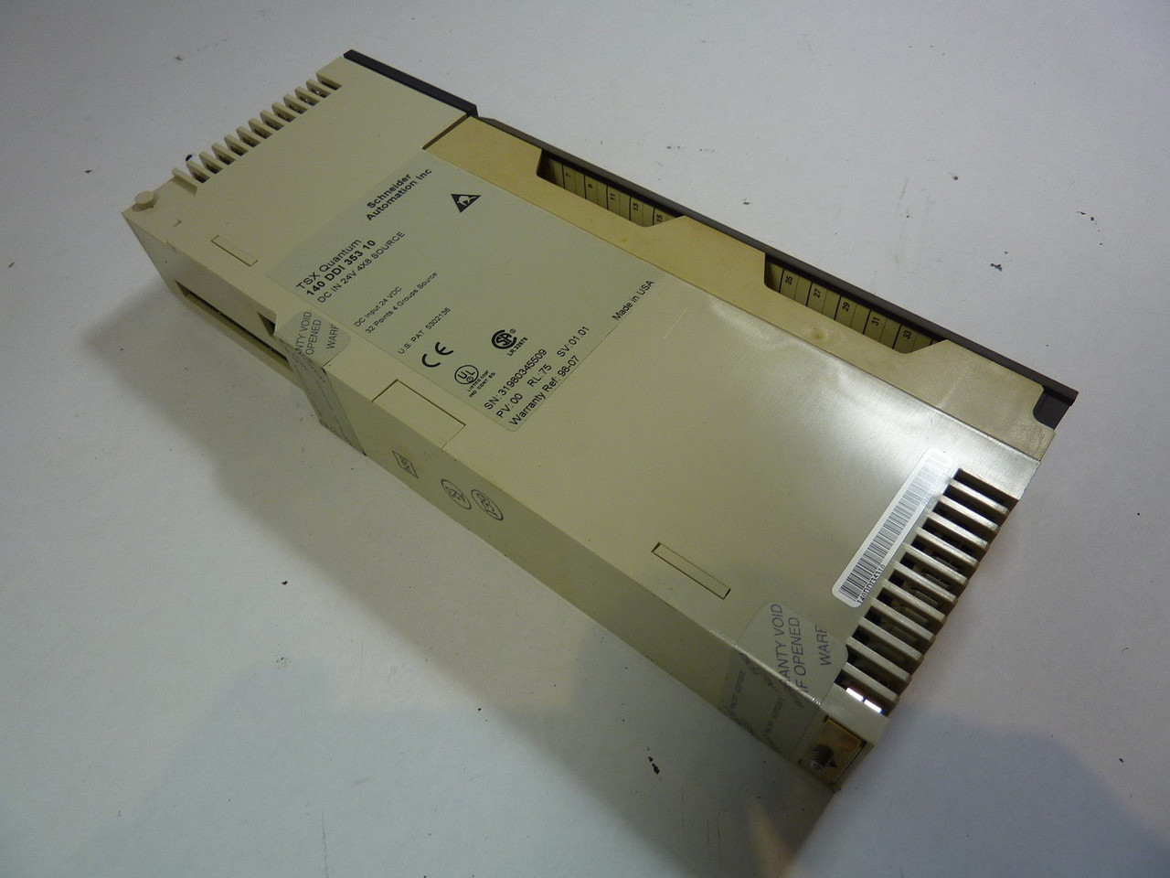 Schneider 140-DDI-353-10 Input Module 24VDC USED
