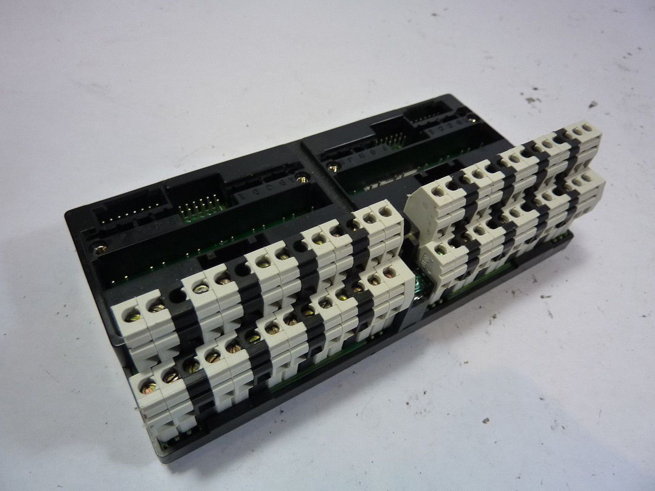 GE Fanuc IC670CHS002E I/O Base 2-Tier USED