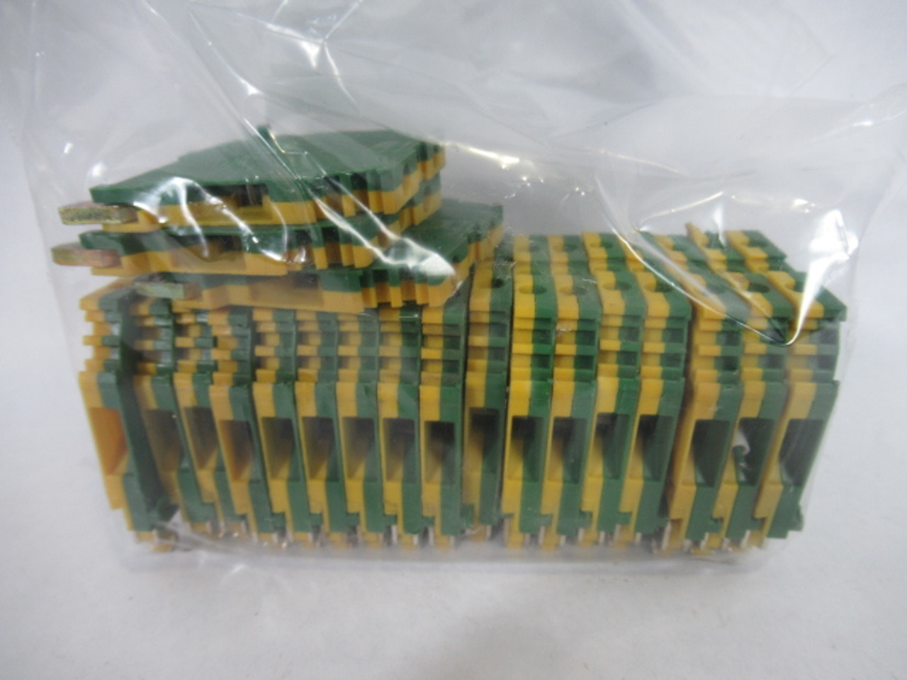 Entrelec 5113-M4/6P-4MM Terminal Block Lot of 20 GREEN/YELLOW USED