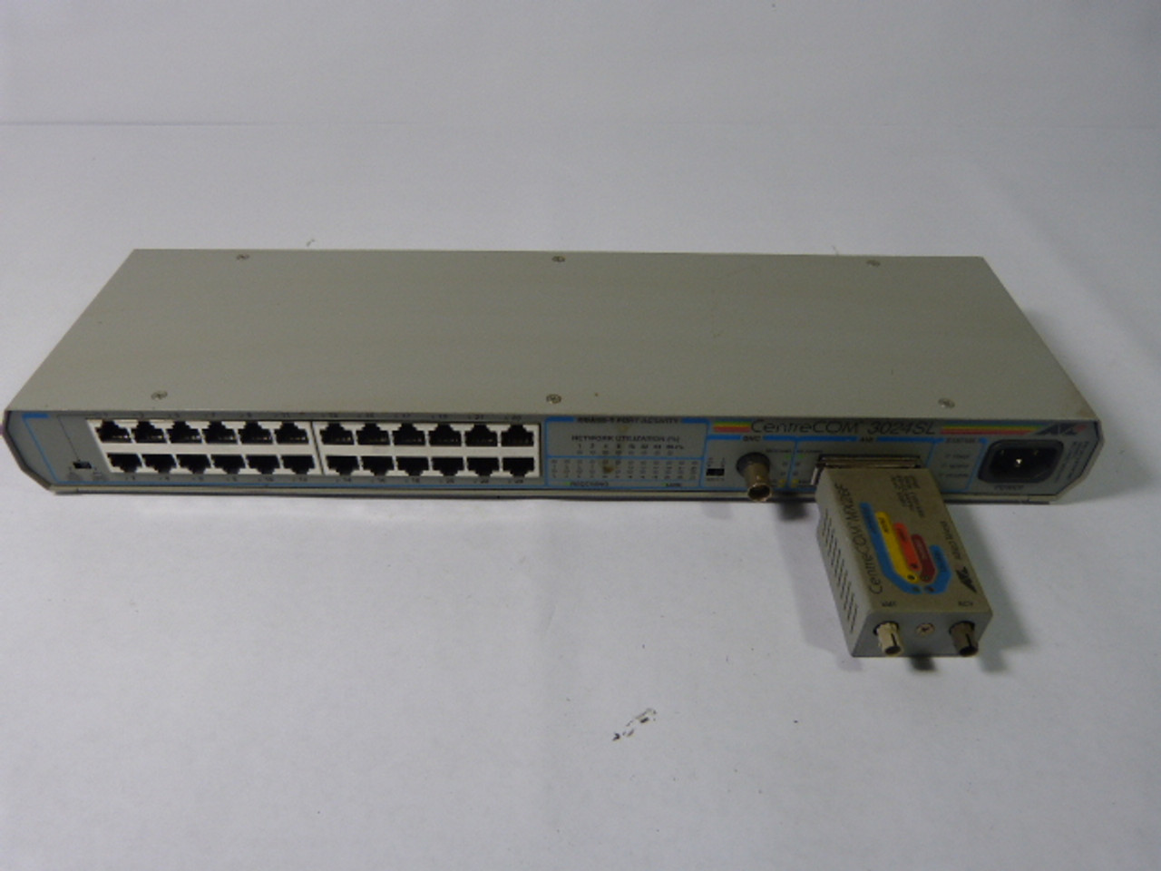 Allied Telesyn 3024SL/MX26F Multiport Repeater with Transceiver USED