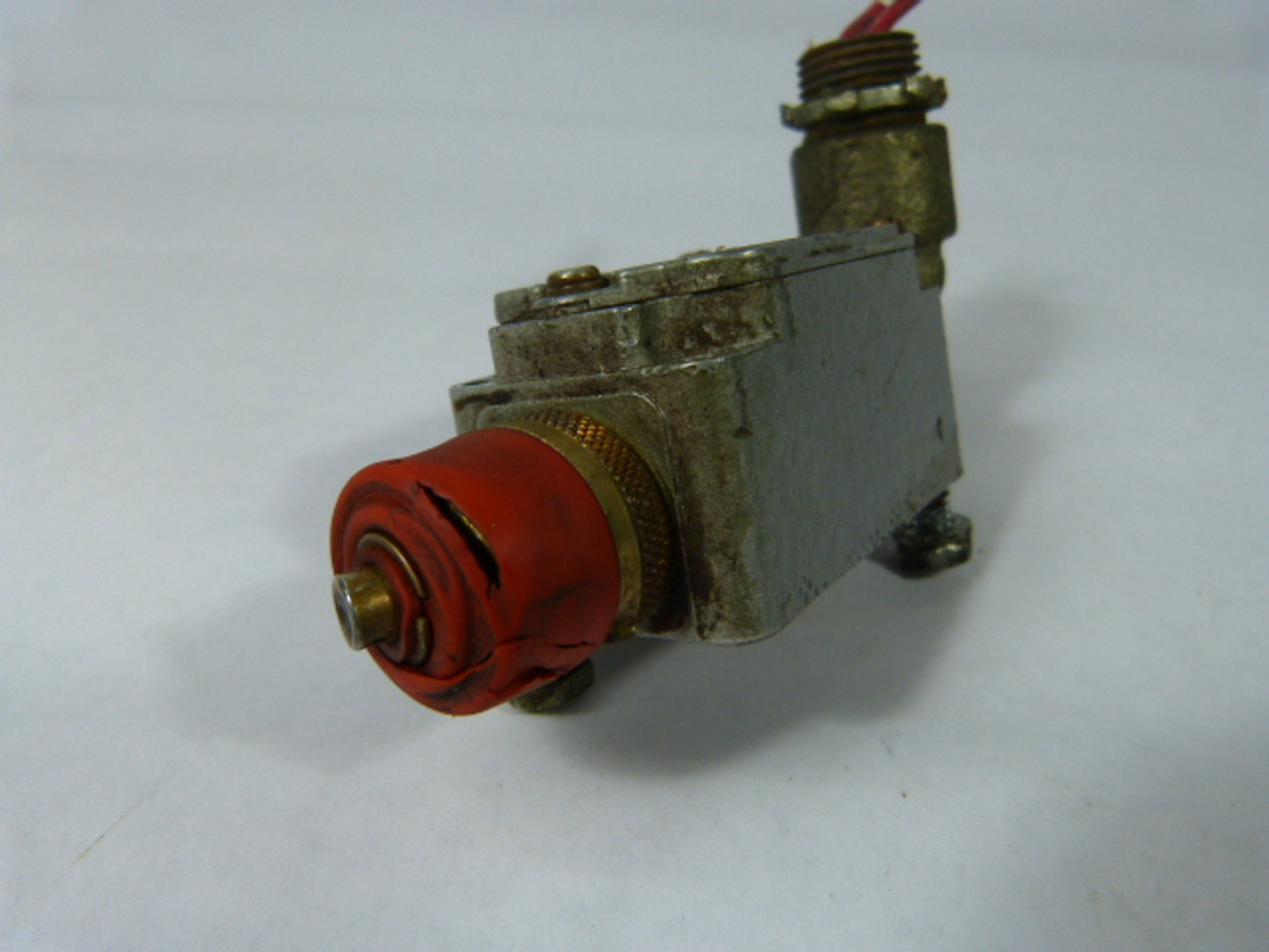 Microswitch 8LS125 Precision Limit Switch *Broken Plunger* ! AS IS !