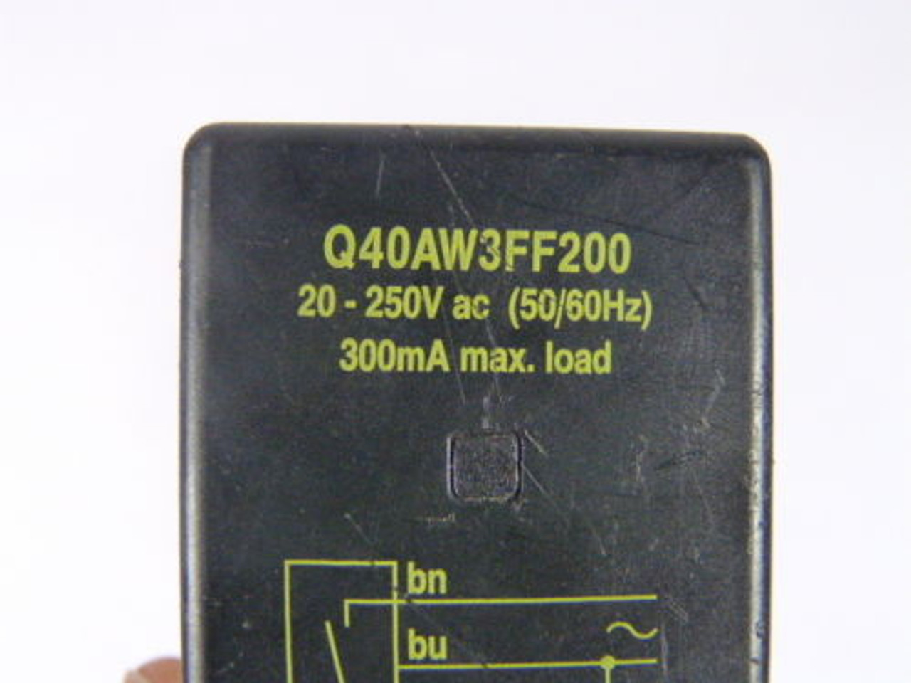 Banner 32365 Q40AW3FF200 EZ-Beam Fixed Field Sensor 200mm 20-250VAC USED