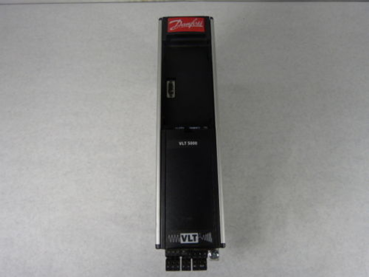 Danfoss 175Z0504 VLT5001 Frequency Converter Drive 1HP 3Ph 200-240VAC USED