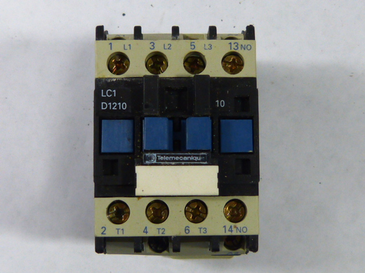 Telemecanique LC1D1210L6 Contactor 208VAC 12amp 3P USED