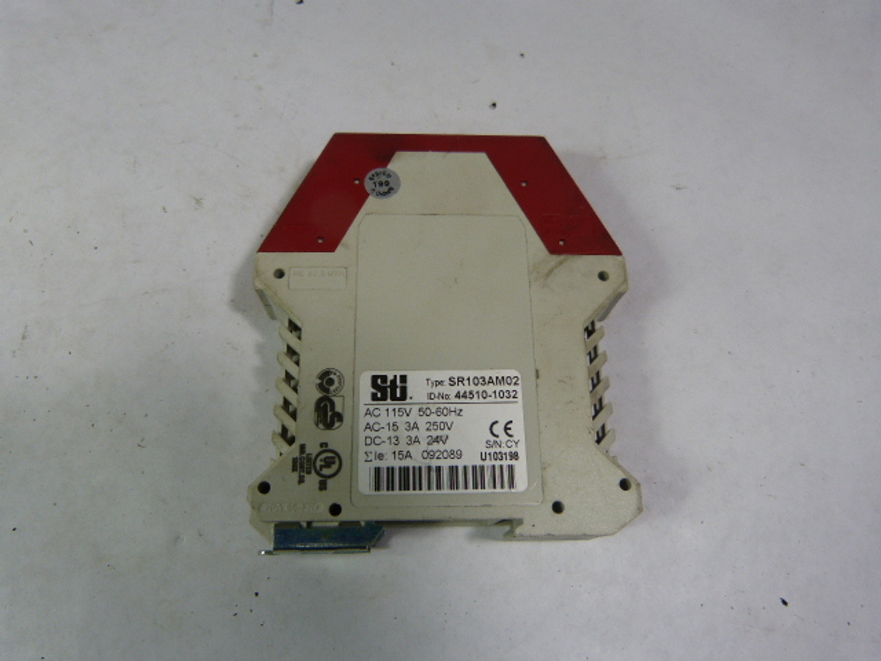 STI SR103AM02/44510-1032 Solid State Safety Relay USED