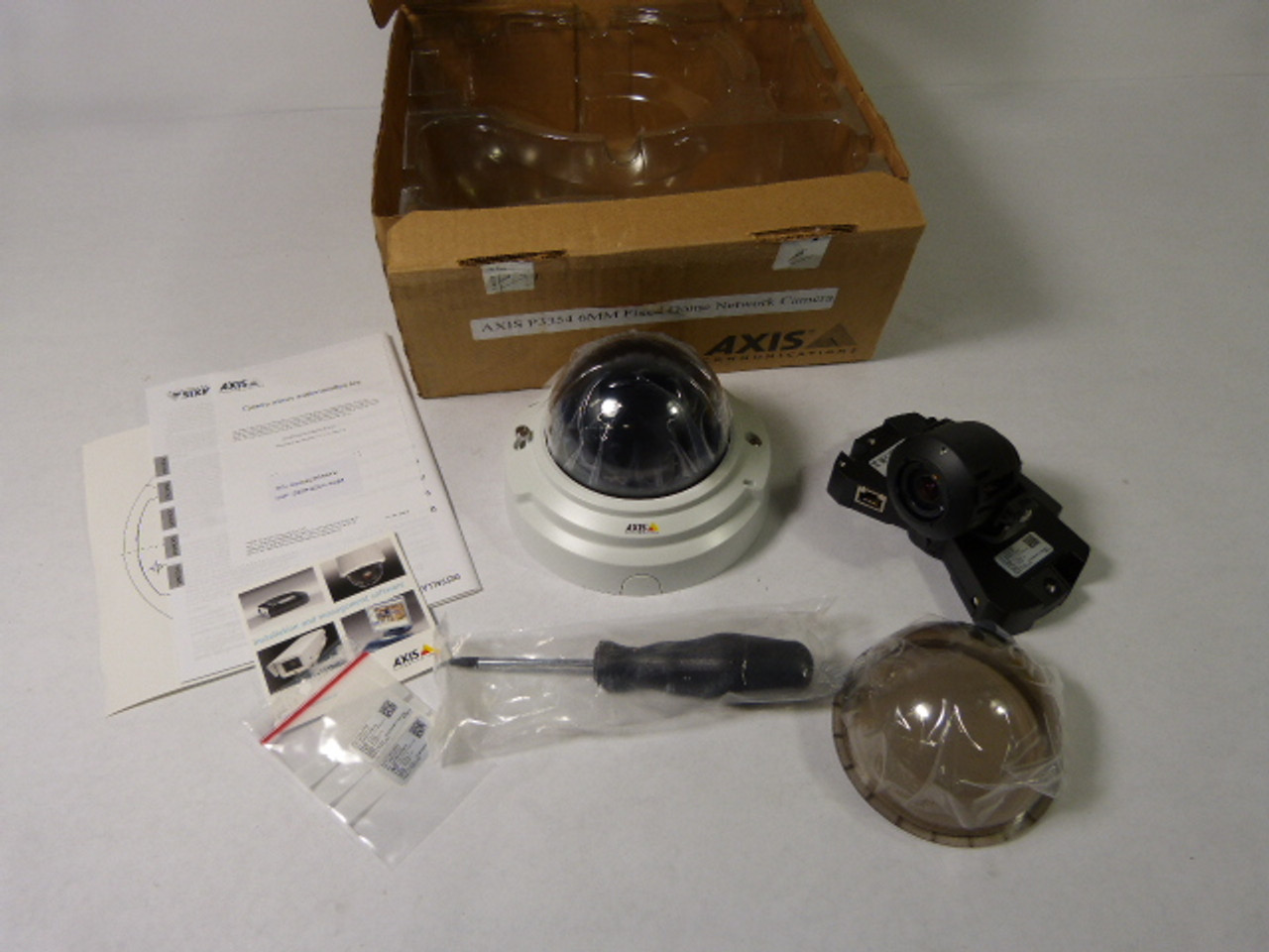 Axis 0369/001/P3354 Network Security Dome Camera *Incomplete Kit* ! NEW !