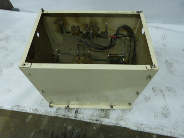 J.Schneider CLAB-26F-950810T8 45 KVA 3 PH Pri 415 Sec 220 / 200 USED