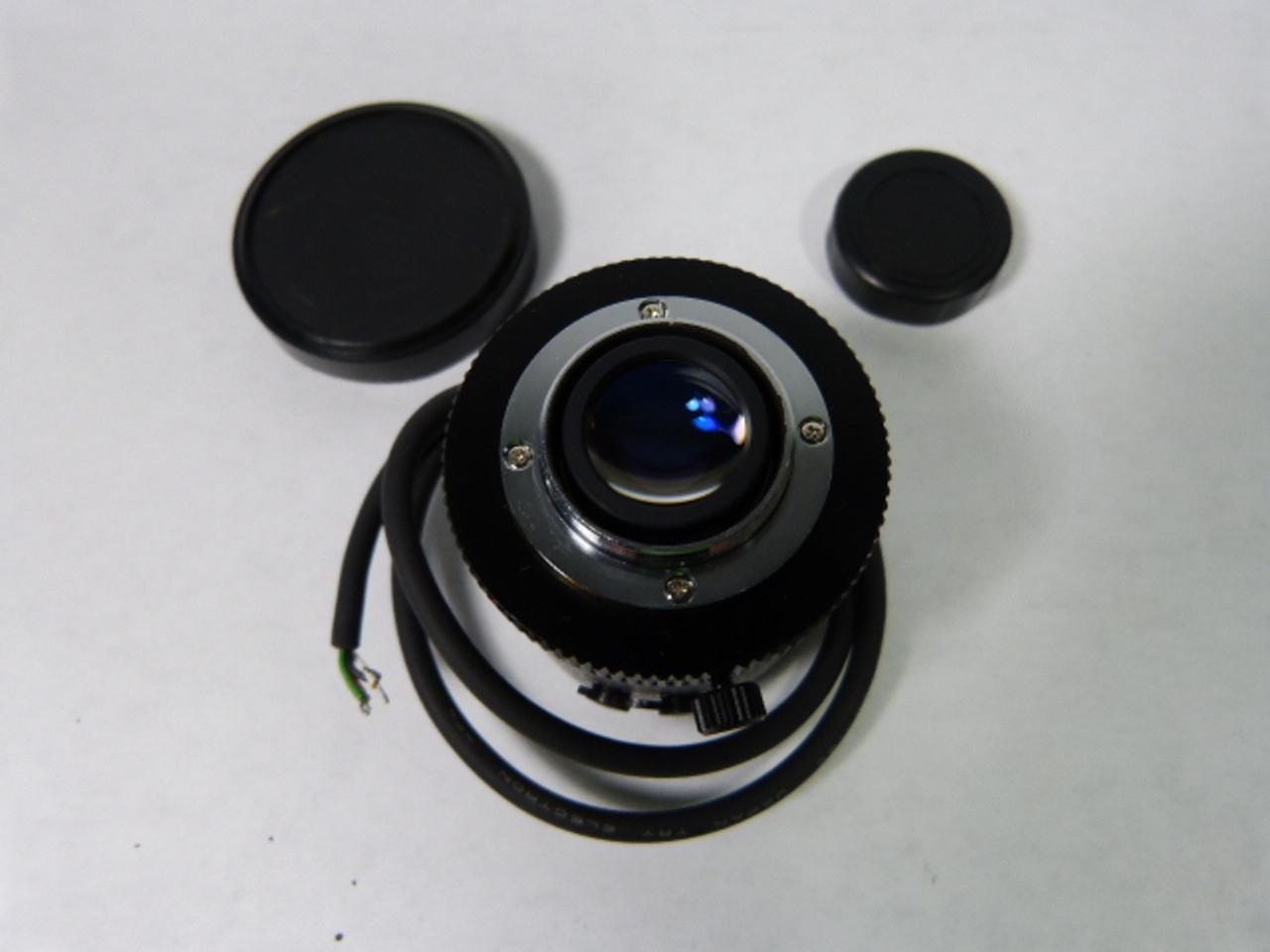 Cosmicar C31632 Auto Iris Lens 16mm ! NEW !