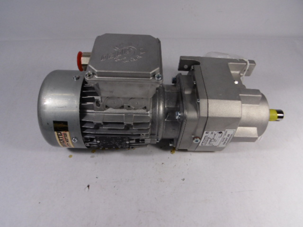 Nord 0.75HP 1715RPM 332/575V 80 TEFC 3Ph C/W Gear Reducer 18.40:1 Ratio ! NEW !