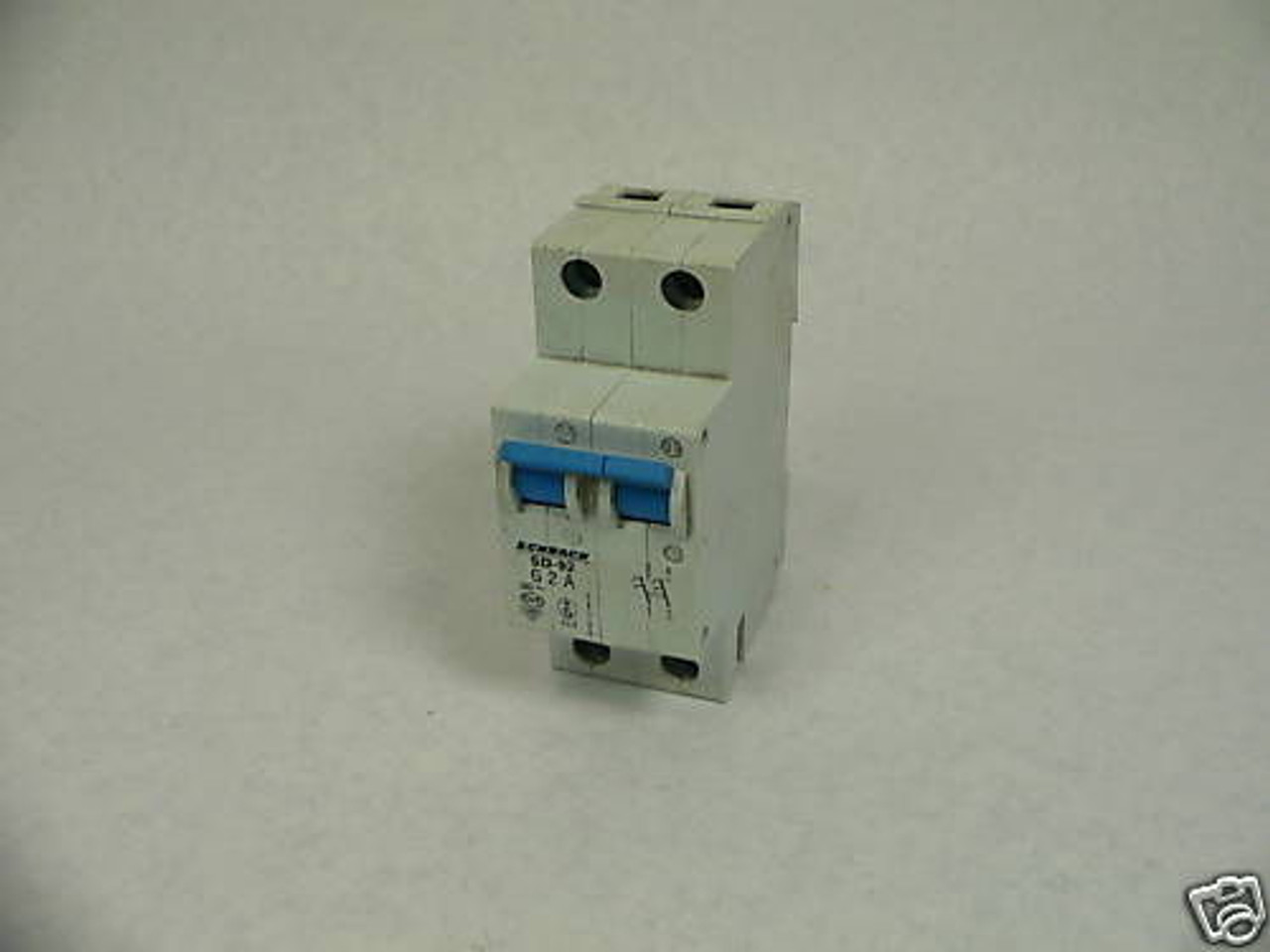 Schrack SD-92-G2A Circuit Breaker 2 Pole 2A DIN Mount USED