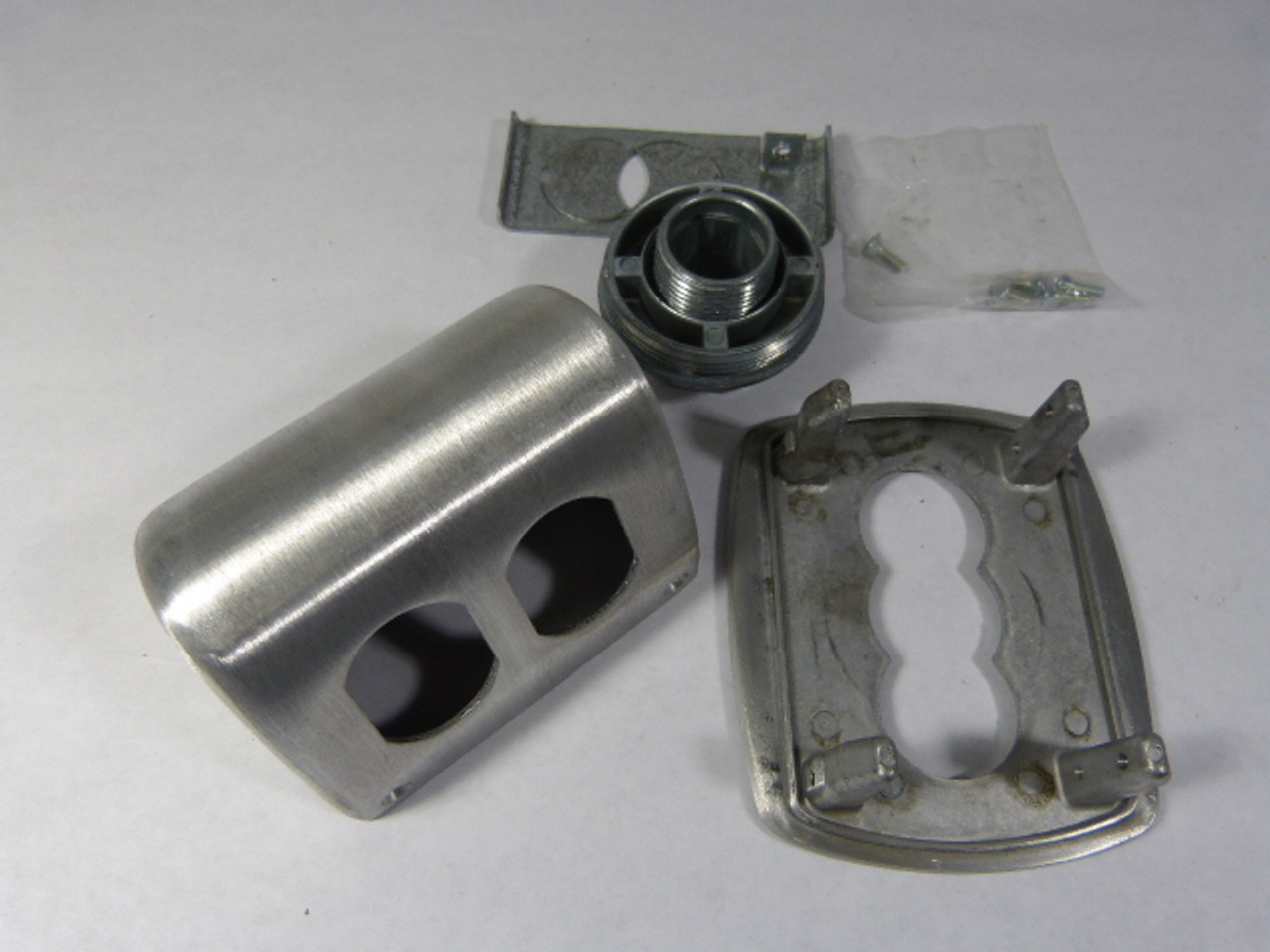 Nepco 16903-KNR Under Floor Raceway Fitting DMG BOX NEW