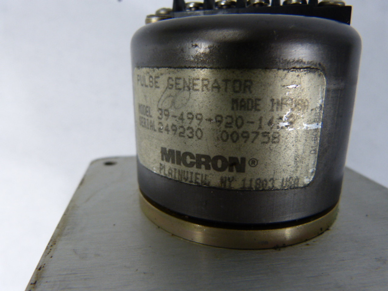 Micron 39-499-920-1428 Pulse Generator USED