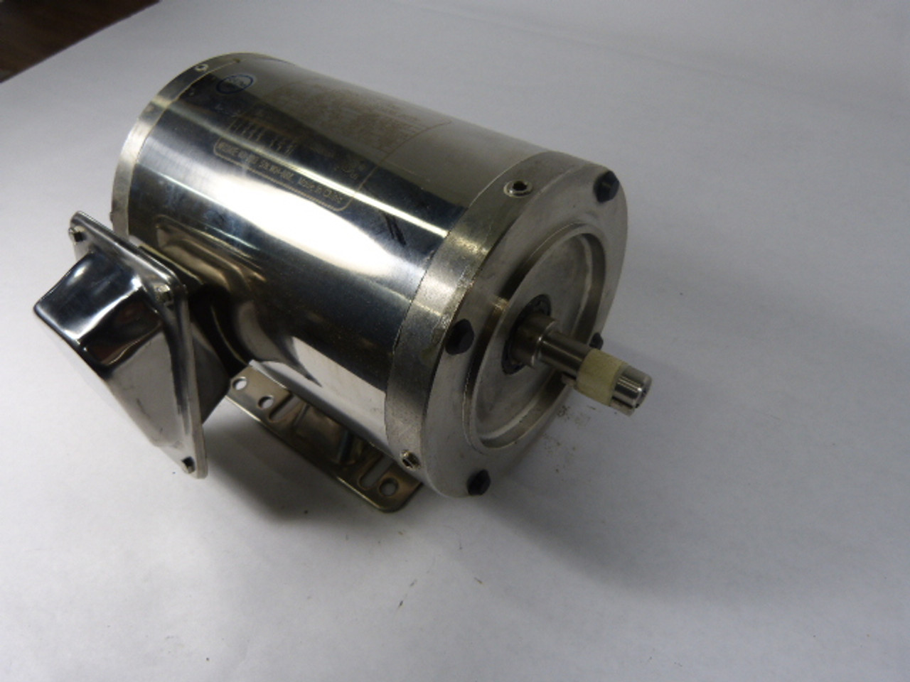 Ultimate 3/4HP 1725RPM 208-230/460V 56C TENV 3Ph 2.3-2.2/1.1A 60Hz USED