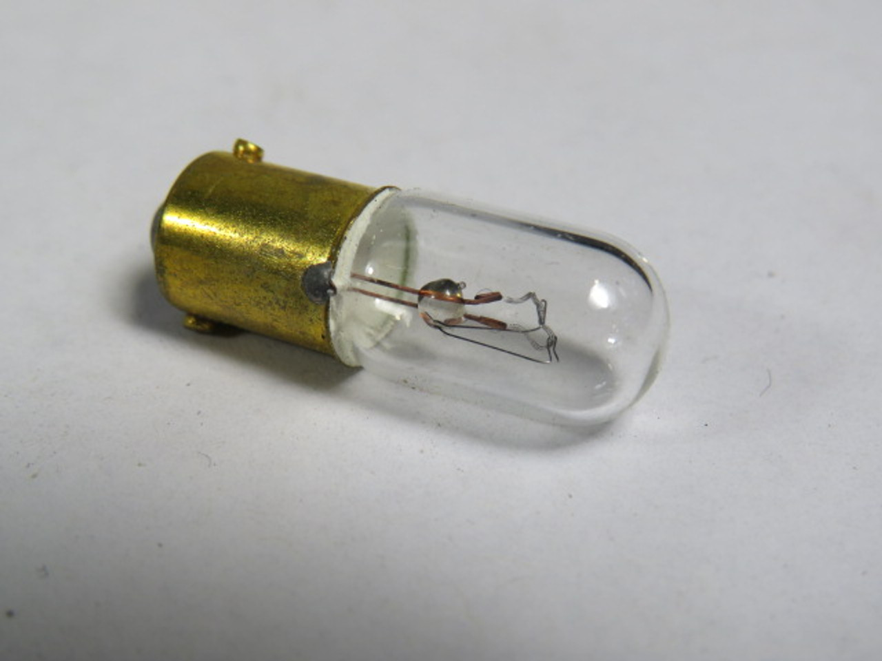 Spectro 313 Miniature Bulb BA9S Base 28V 0.17A 4.76W Lot of 5 ! NEW !