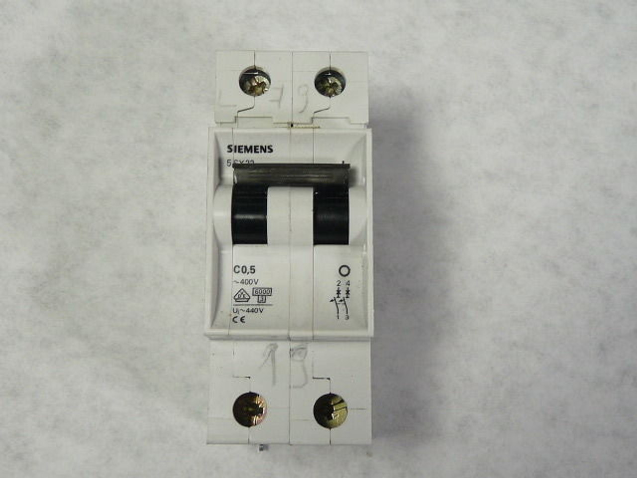 Siemens 5SX22C0.5 Circuit Breaker 2-Pole 0.5 Amp 400V USED