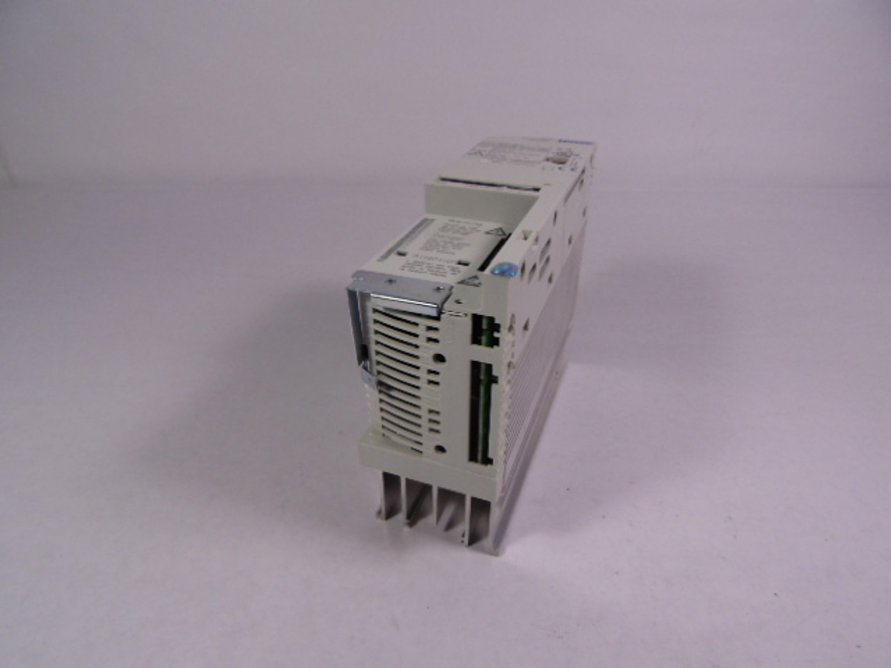 Lenze E82EV751K-2C Frequency Inverter 1HP .75Kw 230/240V USED