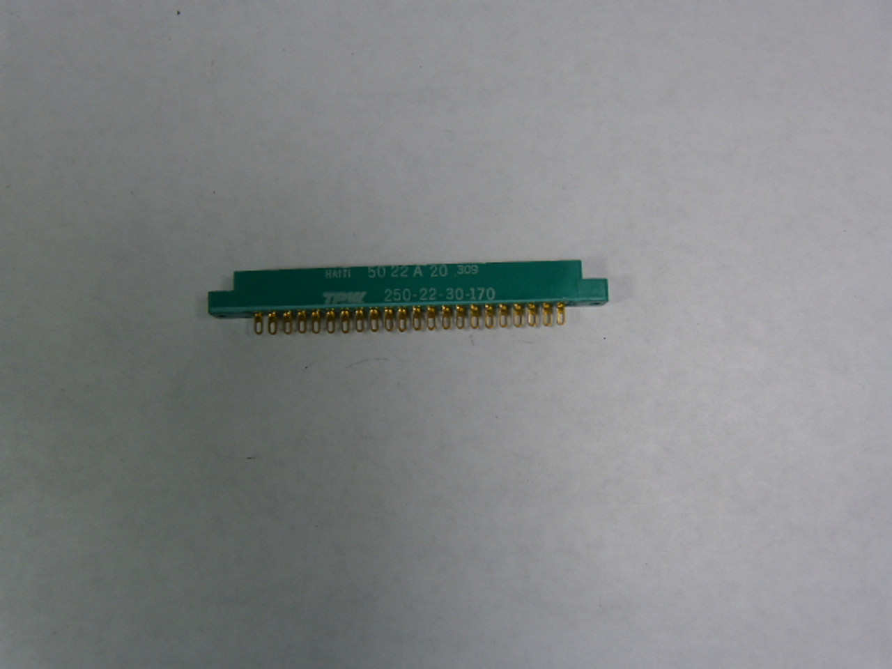 TRW 250-22-30-170 Connector 22 Blade USED