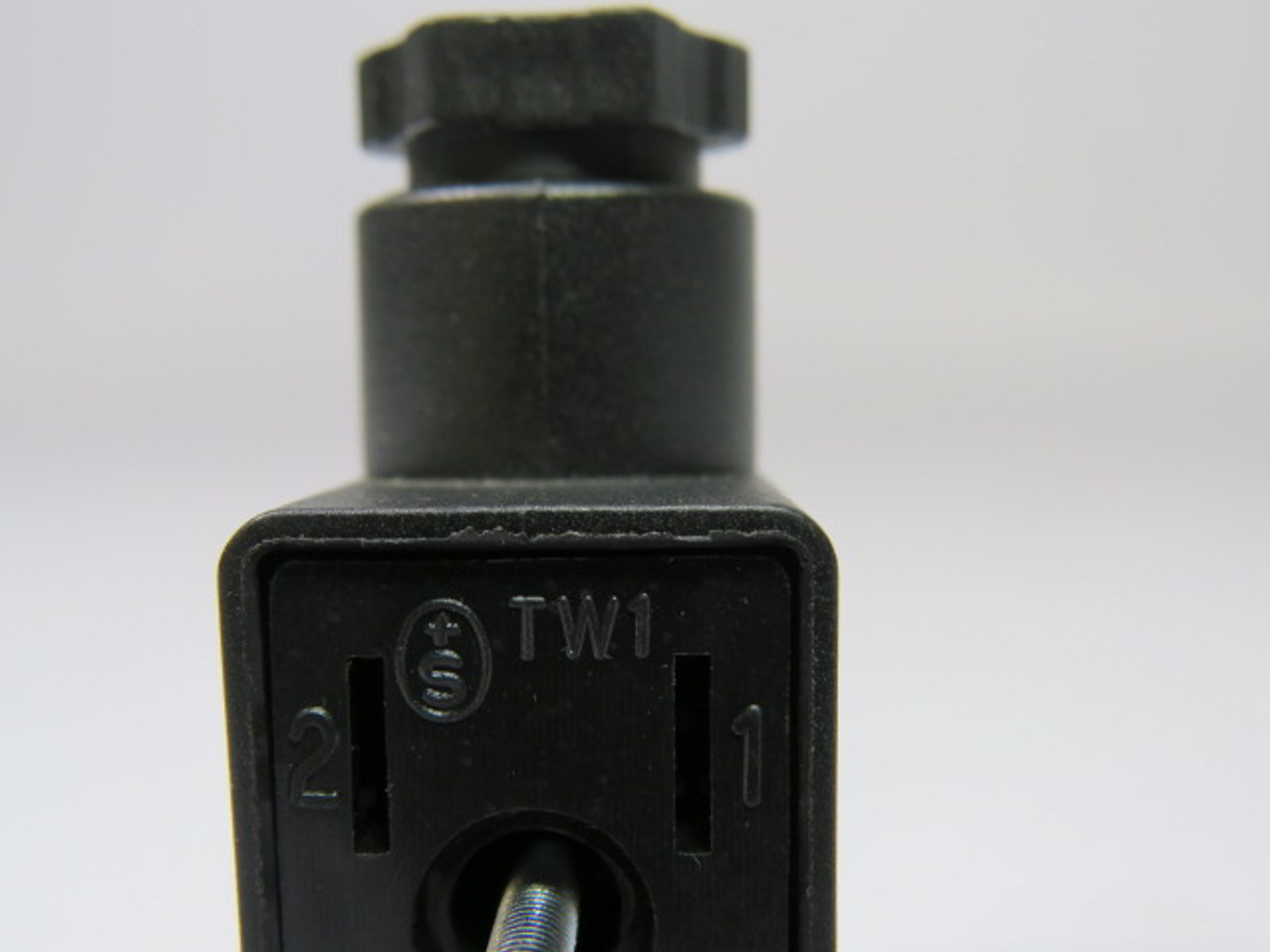 MPM TW1 Square 3 Pin Connector 16 Amp 250V USED