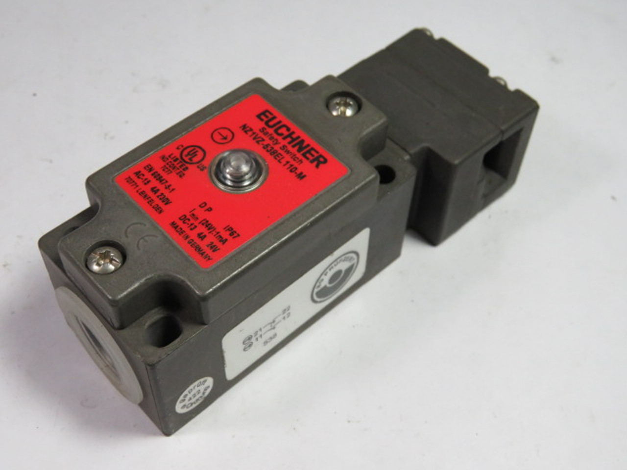 Euchner NZ1VZ-538E-L110M Safety Switch 4amp 24V USED