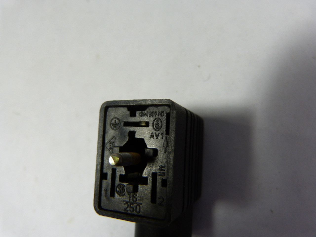 Hirchmann GM209NJ Cable Socket with Central Screw 16A 250V USED