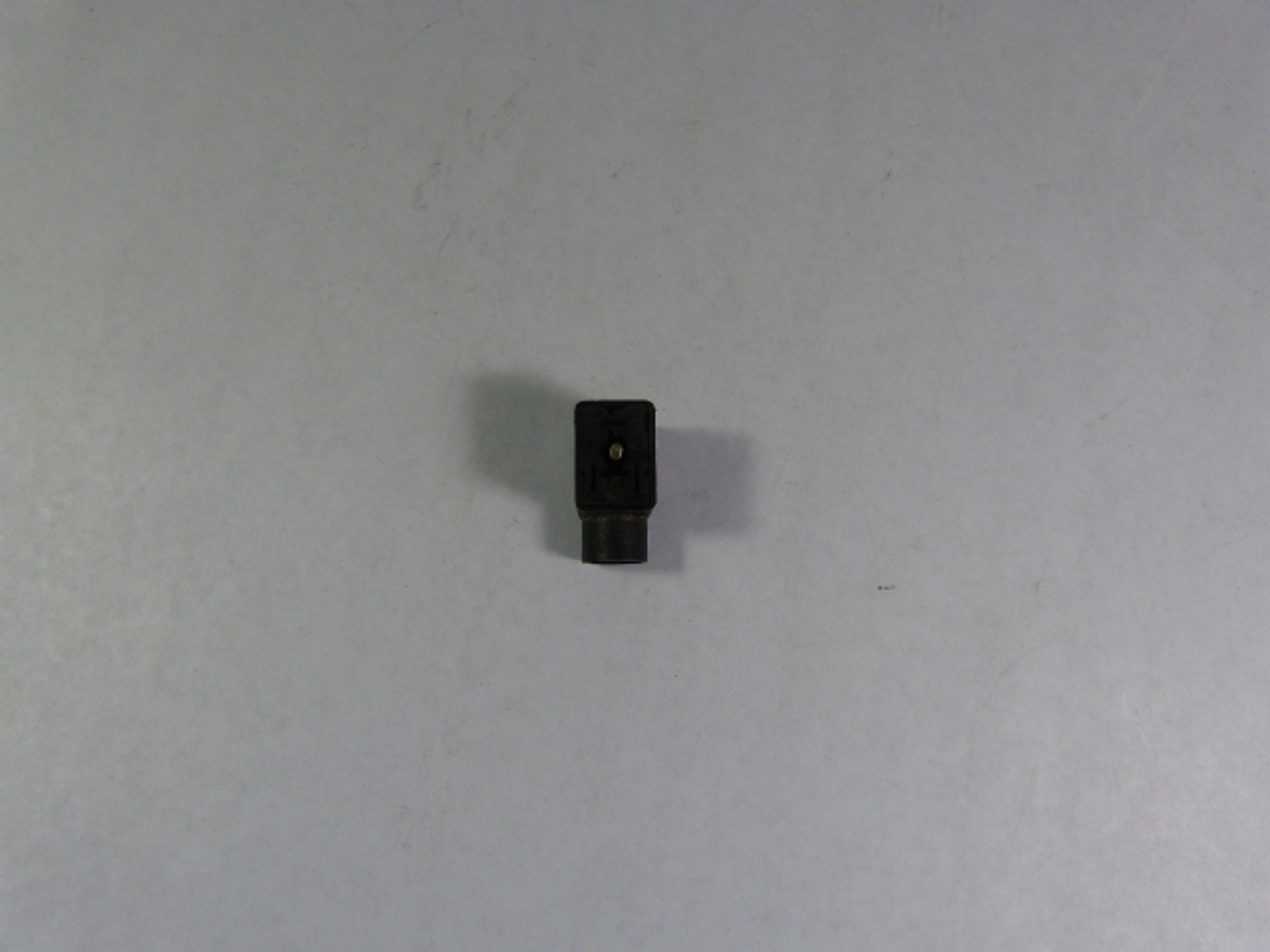 Hirchmann GM209NJ Cable Socket with Central Screw 16A 250V USED