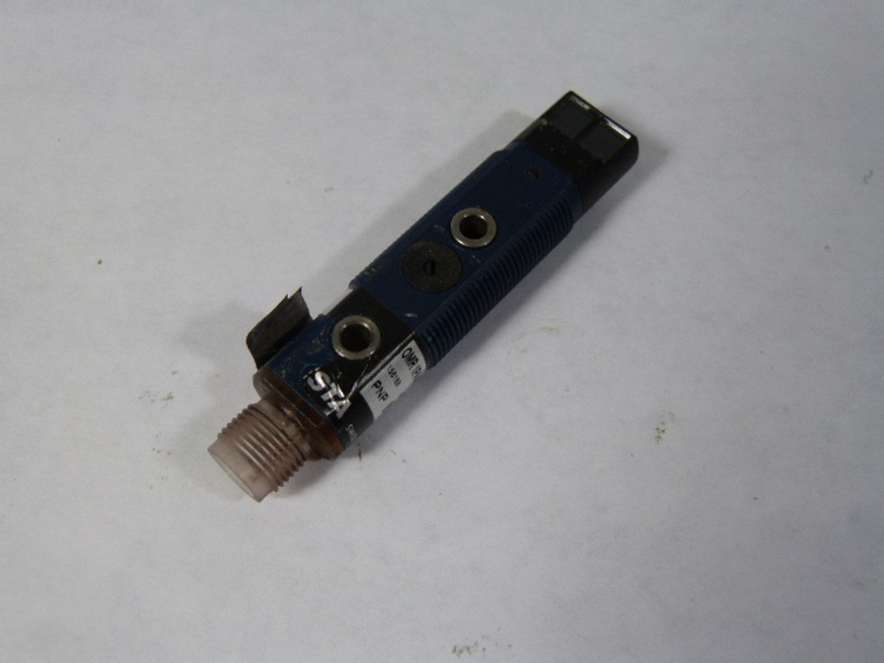 Elesta OMR-1PA-400-W3 Photoelectric Sensor 10-30VDC 200mA DAMAGED LABEL USED